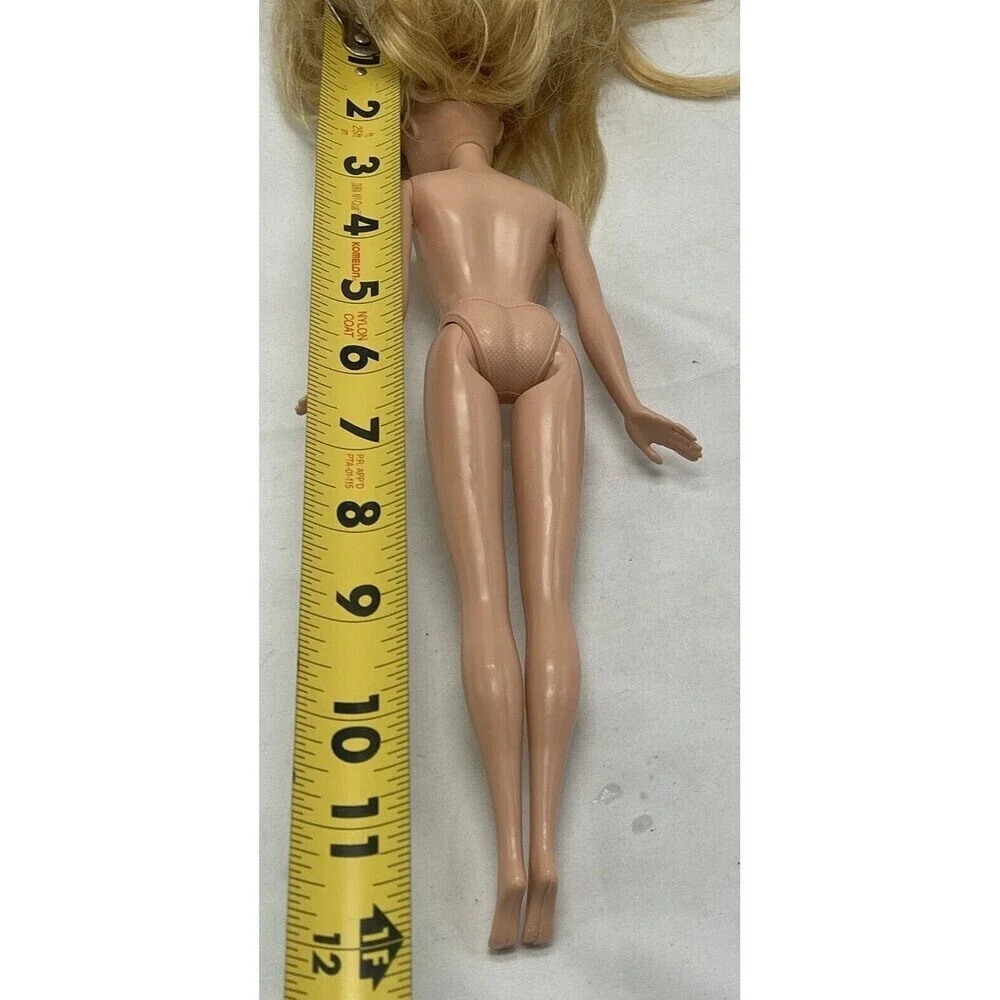 2009 Mattel Princess Barbie Fashionistas Blonde Doll Rapunzel
